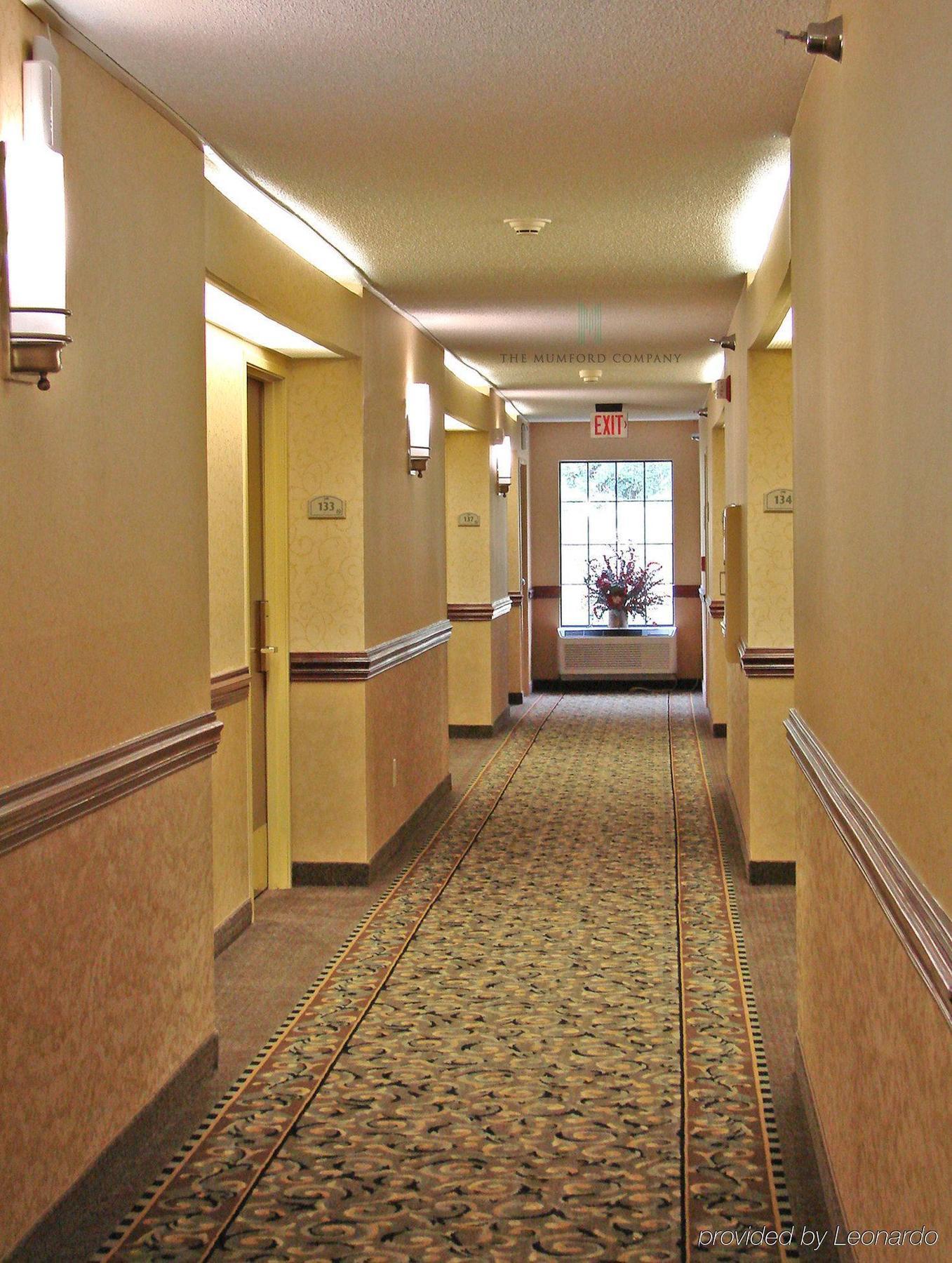 Clarion Pointe South Boston - Danville East Interior foto